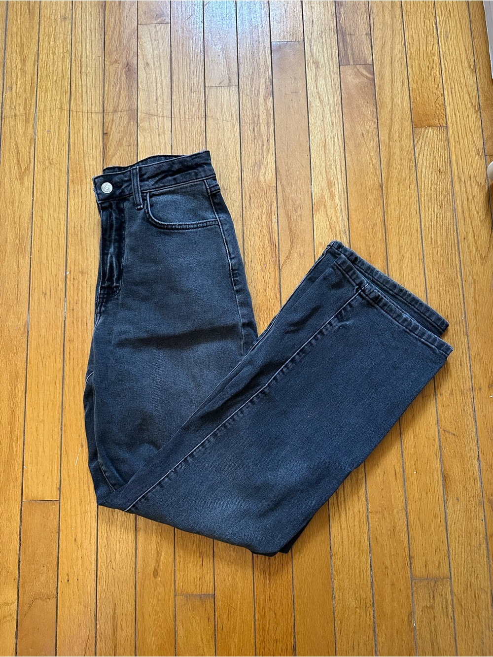 Forever 21 Women’s Straight Leg Black Jeans
